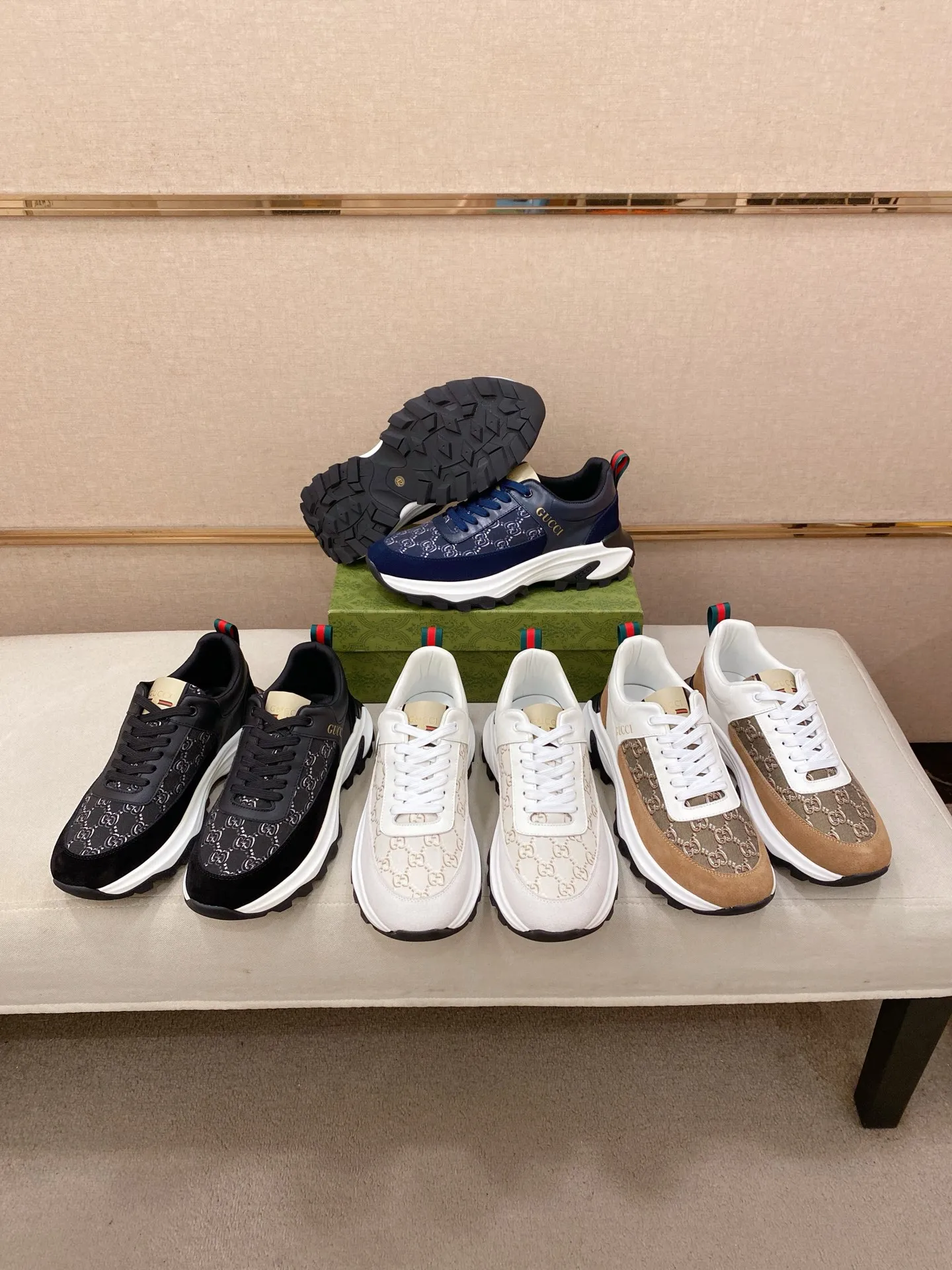 Men's clothing and shoes💰:462💰 (GUCCI) The latest model from the official website🎁🎁Casual and fashionable men's shoes👟, hot style💥The version is simple and elegant, exclusive for trendy men. The unique latest brand elements from the official website👑Original Gucci decoration, fashionable and generous, the fabric is original cowhide ✅Mesh breathable lining, the official website specifies wear-resistant casual outsole, the classic model is taken in kind at the counter🎬38-44 (can be customized for 45 non-refundable)